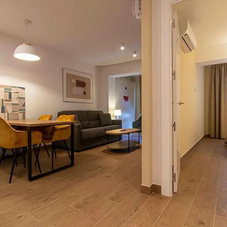 Apartamentos 1 Abril Malaga Exterior photo